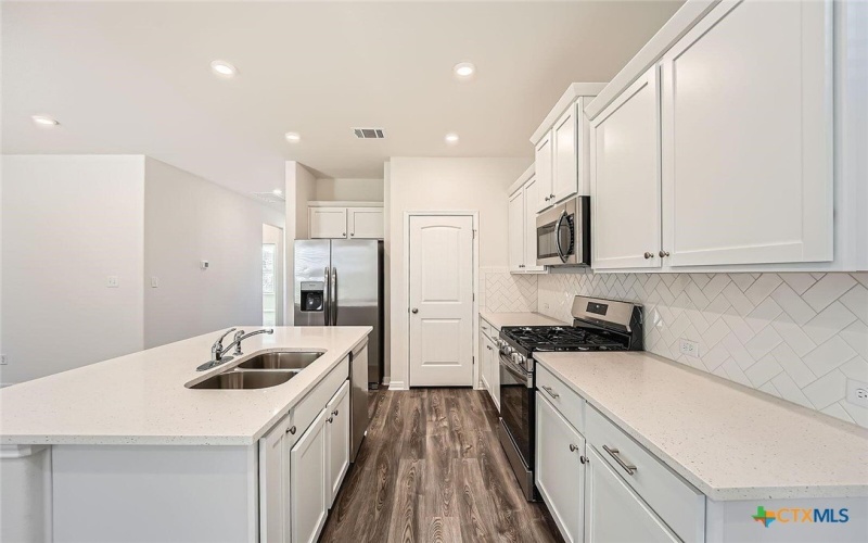 641 Salamander Street, San Marcos, TX 78666, 3 Bedrooms Bedrooms, ,2 BathroomsBathrooms,Residential,For Sale,641 Salamander Street,582058