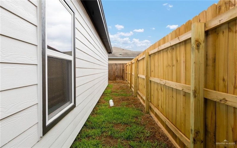 2526 N Valley Circle #A, La Feria, TX 78559, 2 Habitaciones Habitaciones , ,2 BañosBaños,Residential Lease,En Alquiler,2526 N Valley Circle,472878
