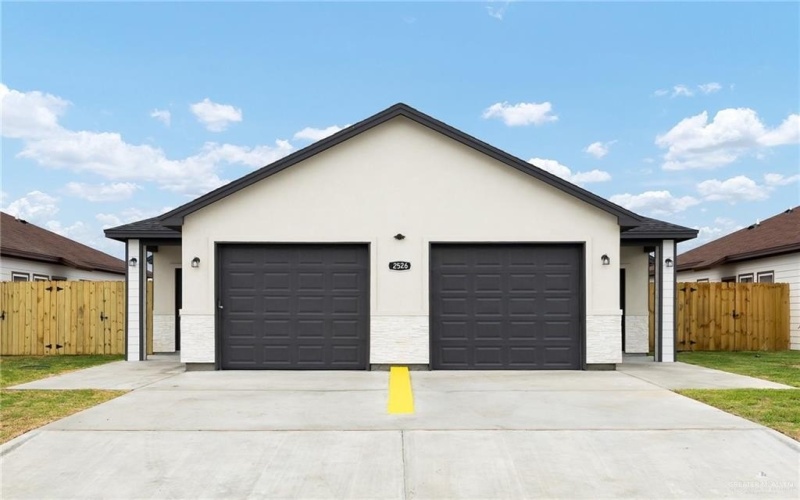 2526 N Valley Circle #B, La Feria, TX 78559, 2 Habitaciones Habitaciones , ,2 BañosBaños,Residential Lease,En Alquiler,2526 N Valley Circle,472879