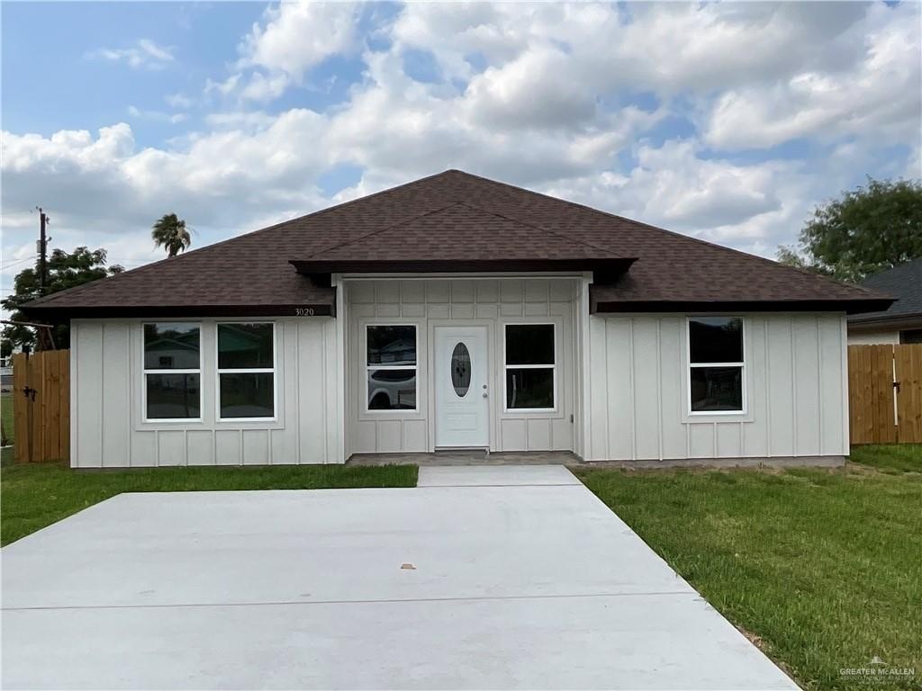 3020 W Hackberry Avenue, Weslaco, TX 78596, 3 Habitaciones Habitaciones , ,2 BañosBaños,Residential,En Venta,3020 W Hackberry Avenue,472899