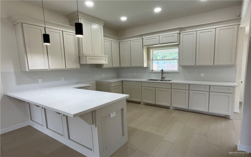 3020 W Hackberry Avenue, Weslaco, TX 78596, 3 Habitaciones Habitaciones , ,2 BañosBaños,Residential,En Venta,3020 W Hackberry Avenue,472899