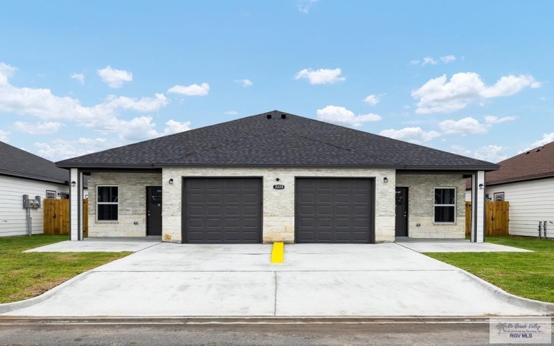 2228 N VALLEY CIRCLE #B, LA FERIA, TX 78559, 3 Bedrooms Bedrooms, ,2 BathroomsBathrooms,Residential Lease,For Rent,2228 N VALLEY CIRCLE,29765684