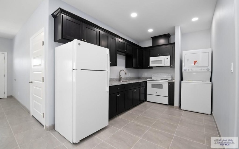 2228 N VALLEY CIRCLE #B, LA FERIA, TX 78559, 3 Bedrooms Bedrooms, ,2 BathroomsBathrooms,Residential Lease,For Rent,2228 N VALLEY CIRCLE,29765684