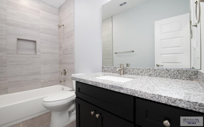 2228 N VALLEY CIRCLE #B, LA FERIA, TX 78559, 3 Bedrooms Bedrooms, ,2 BathroomsBathrooms,Residential Lease,For Rent,2228 N VALLEY CIRCLE,29765684
