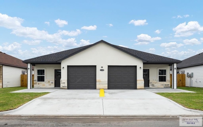 2320 N VALLEY CIRCLE #B, LA FERIA, TX 78559, 3 Bedrooms Bedrooms, ,2 BathroomsBathrooms,Residential Lease,For Rent,2320 N VALLEY CIRCLE,29765686