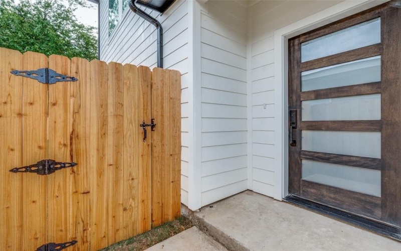 5702 Riverside Drive, Dallas, TX 75235, 2 Bedrooms Bedrooms, ,3 BathroomsBathrooms,Residential Multi Family,For Sale,5702 Riverside Drive,20923505