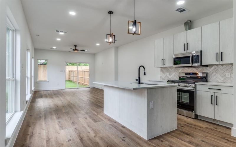 5702 Riverside Drive, Dallas, TX 75235, 2 Bedrooms Bedrooms, ,3 BathroomsBathrooms,Residential Multi Family,For Sale,5702 Riverside Drive,20923505