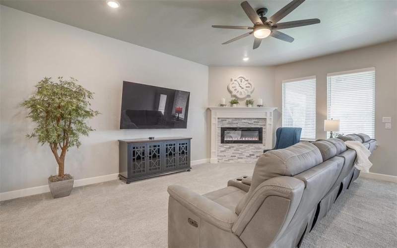 1733 Reverie Road, Burleson, TX 76028, 3 Habitaciones Habitaciones , ,2 BañosBaños,Residential,En Venta,1733 Reverie Road,20954852