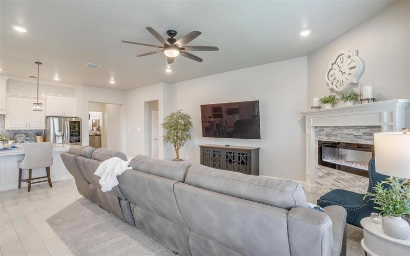 1733 Reverie Road, Burleson, TX 76028, 3 Habitaciones Habitaciones , ,2 BañosBaños,Residential,En Venta,1733 Reverie Road,20954852