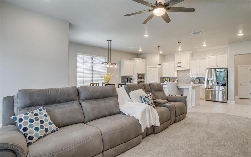 1733 Reverie Road, Burleson, TX 76028, 3 Habitaciones Habitaciones , ,2 BañosBaños,Residential,En Venta,1733 Reverie Road,20954852