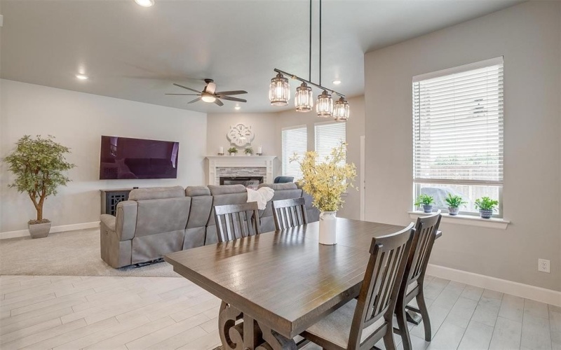 1733 Reverie Road, Burleson, TX 76028, 3 Habitaciones Habitaciones , ,2 BañosBaños,Residential,En Venta,1733 Reverie Road,20954852