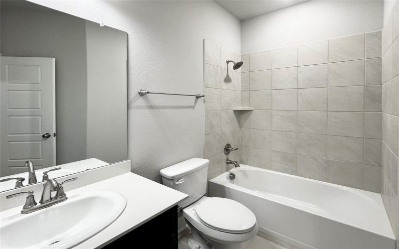6317 Graceland Drive, Greenville, TX 75402, 3 Bedrooms Bedrooms, ,2 BathroomsBathrooms,Residential Lease,For Rent,6317 Graceland Drive,20955905