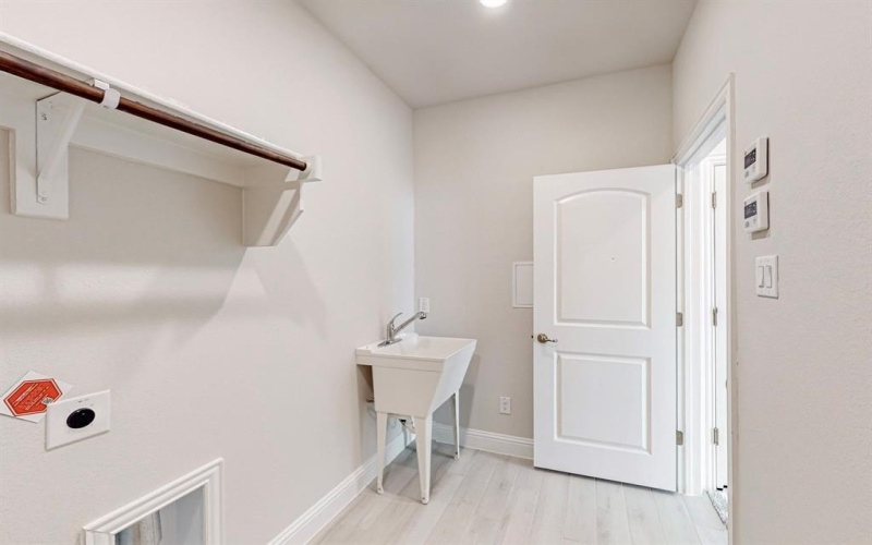 1604 Treleven Court, McKinney, TX 75071, 4 Habitaciones Habitaciones , ,5 BañosBaños,Residential Lease,En Alquiler,1604 Treleven Court,20955945