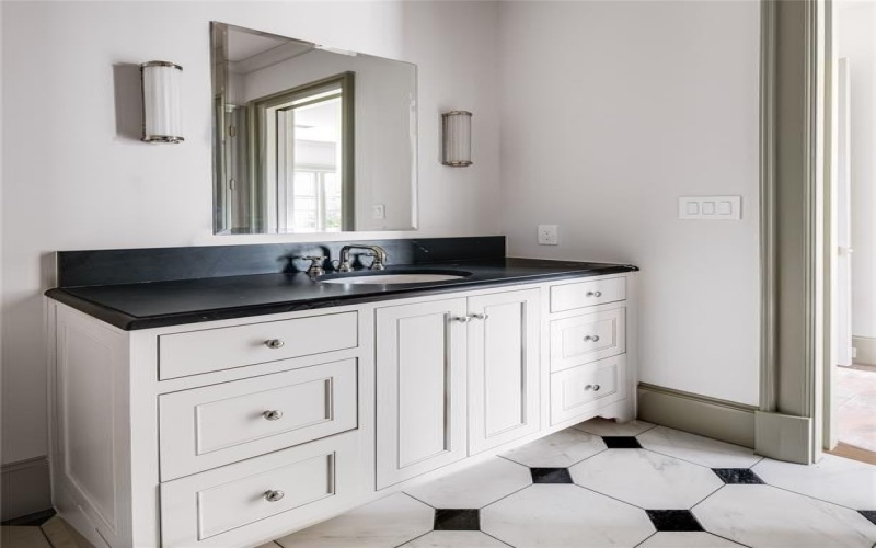3626 University Boulevard, University Park, TX 75205, 9 Bedrooms Bedrooms, ,9 BathroomsBathrooms,Residential,For Sale,3626 University Boulevard,20956126