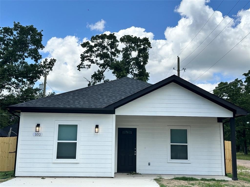 102 Navajo Drive, Mabank, TX 75156, 3 Bedrooms Bedrooms, ,2 BathroomsBathrooms,Residential Lease,For Rent,102 Navajo Drive,20956136