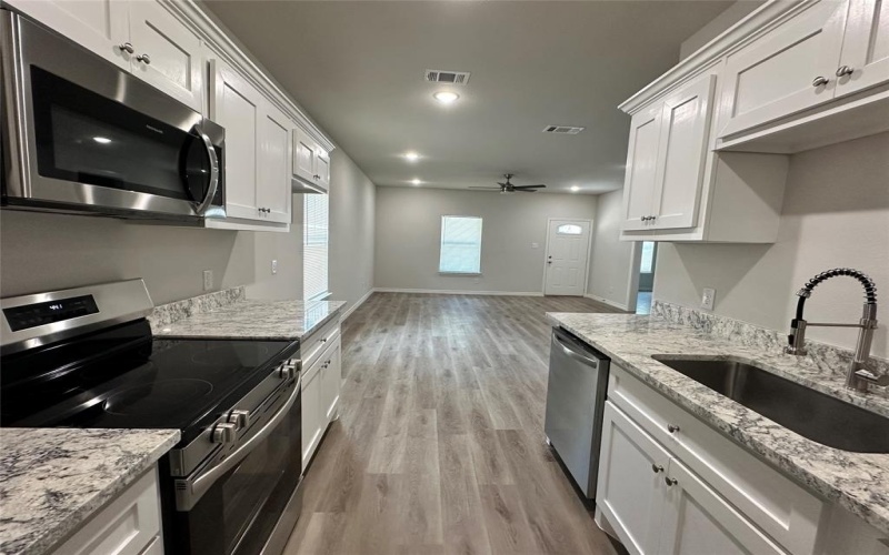 102 Navajo Drive, Mabank, TX 75156, 3 Bedrooms Bedrooms, ,2 BathroomsBathrooms,Residential Lease,For Rent,102 Navajo Drive,20956136