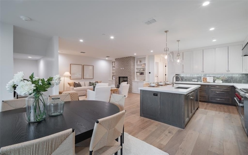 4525 Emerson Avenue #2L, University Park, TX 75205, 3 Habitaciones Habitaciones , ,3 BañosBaños,Residential Lease,En Alquiler,4525 Emerson Avenue,20956361