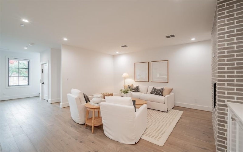 4525 Emerson Avenue #2L, University Park, TX 75205, 3 Habitaciones Habitaciones , ,3 BañosBaños,Residential Lease,En Alquiler,4525 Emerson Avenue,20956361