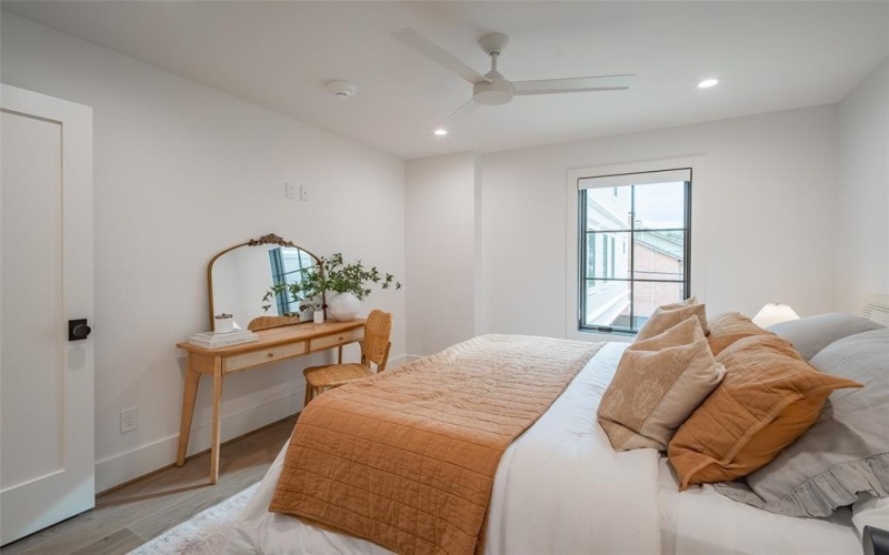 4525 Emerson Avenue #2L, University Park, TX 75205, 3 Habitaciones Habitaciones , ,3 BañosBaños,Residential Lease,En Alquiler,4525 Emerson Avenue,20956361