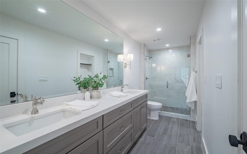 4525 Emerson Avenue #2L, University Park, TX 75205, 3 Habitaciones Habitaciones , ,3 BañosBaños,Residential Lease,En Alquiler,4525 Emerson Avenue,20956361