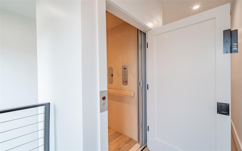 4525 Emerson Avenue #2L, University Park, TX 75205, 3 Habitaciones Habitaciones , ,3 BañosBaños,Residential Lease,En Alquiler,4525 Emerson Avenue,20956361