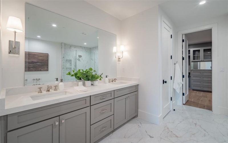 4525 Emerson Avenue #2L, University Park, TX 75205, 3 Habitaciones Habitaciones , ,3 BañosBaños,Residential Lease,En Alquiler,4525 Emerson Avenue,20956361