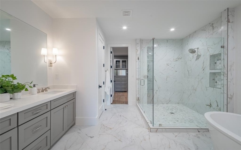 4525 Emerson Avenue #2L, University Park, TX 75205, 3 Habitaciones Habitaciones , ,3 BañosBaños,Residential Lease,En Alquiler,4525 Emerson Avenue,20956361