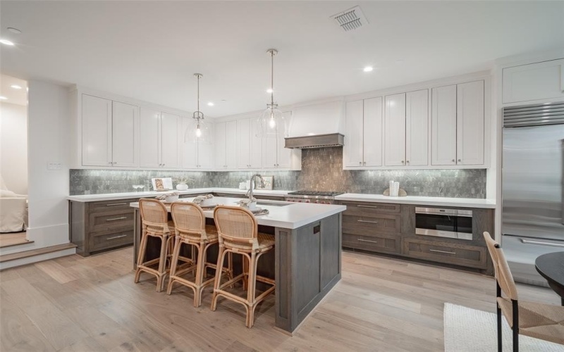 4525 Emerson Avenue #2L, University Park, TX 75205, 3 Habitaciones Habitaciones , ,3 BañosBaños,Residential Lease,En Alquiler,4525 Emerson Avenue,20956361