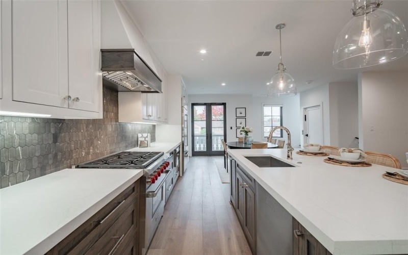 4525 Emerson Avenue #2L, University Park, TX 75205, 3 Habitaciones Habitaciones , ,3 BañosBaños,Residential Lease,En Alquiler,4525 Emerson Avenue,20956361