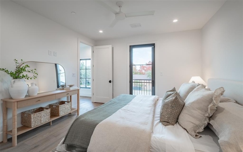 4525 Emerson Avenue #3L, University Park, TX 75205, 3 Habitaciones Habitaciones , ,3 BañosBaños,Residential Lease,En Alquiler,4525 Emerson Avenue,20956397