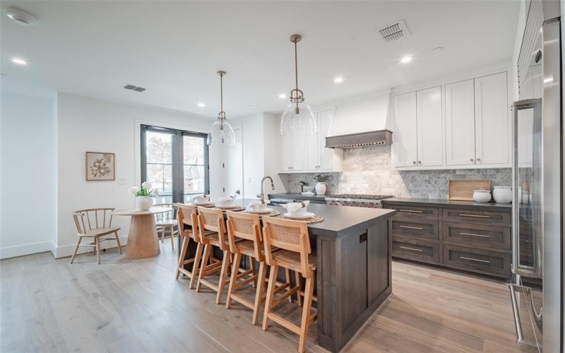 4525 Emerson Avenue #3L, University Park, TX 75205, 3 Habitaciones Habitaciones , ,3 BañosBaños,Residential Lease,En Alquiler,4525 Emerson Avenue,20956397