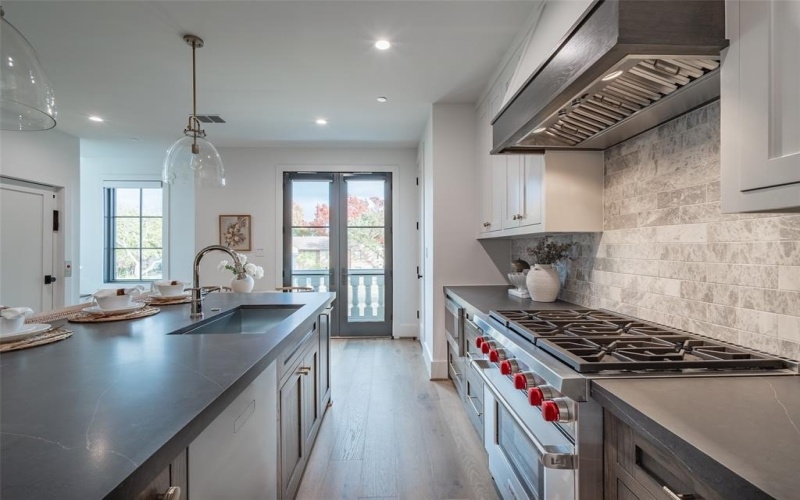 4525 Emerson Avenue #3L, University Park, TX 75205, 3 Habitaciones Habitaciones , ,3 BañosBaños,Residential Lease,En Alquiler,4525 Emerson Avenue,20956397