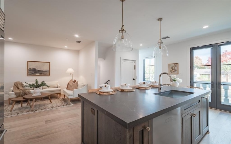 4525 Emerson Avenue #3L, University Park, TX 75205, 3 Habitaciones Habitaciones , ,3 BañosBaños,Residential Lease,En Alquiler,4525 Emerson Avenue,20956397