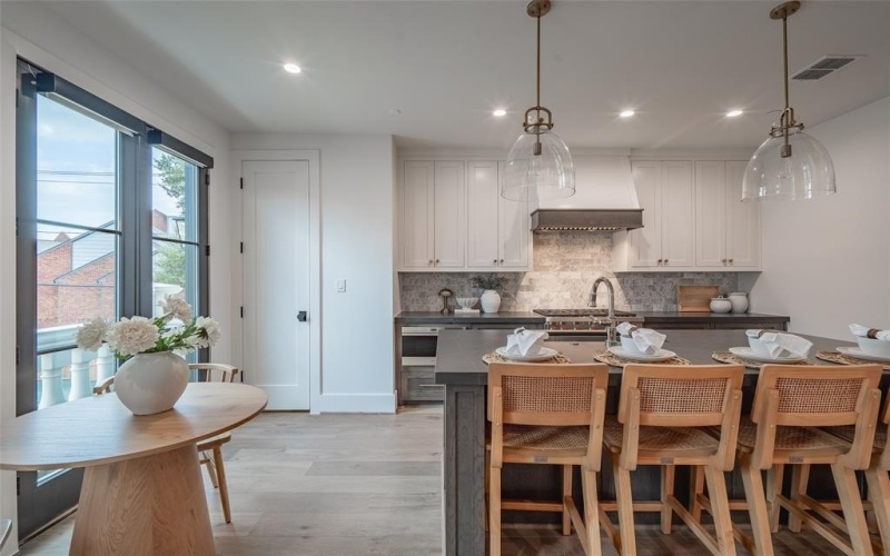 4525 Emerson Avenue #3L, University Park, TX 75205, 3 Habitaciones Habitaciones , ,3 BañosBaños,Residential Lease,En Alquiler,4525 Emerson Avenue,20956397