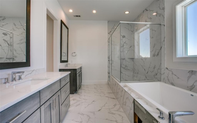 213 Carroll Street, Fort Worth, TX 76107, 3 Bedrooms Bedrooms, ,3 BathroomsBathrooms,Residential,For Sale,213 Carroll Street,20956446