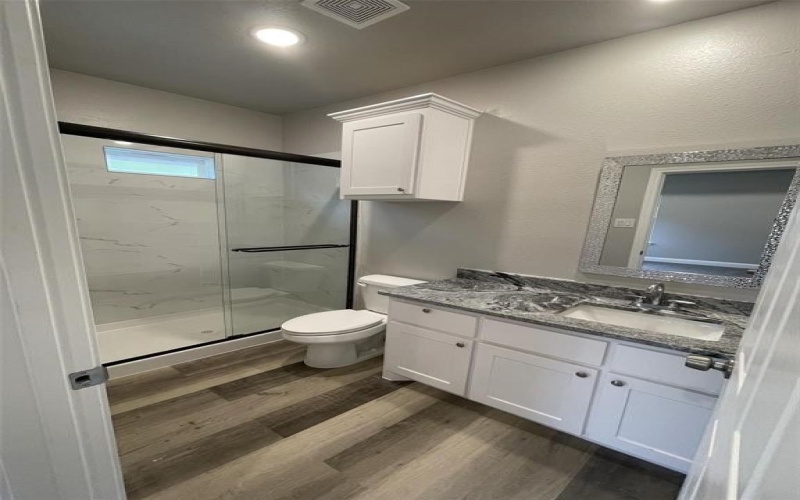 2115 Hemphill Street, Greenville, TX 75401, 3 Habitaciones Habitaciones , ,2 BañosBaños,Residential Lease,En Alquiler,2115 Hemphill Street,20956638