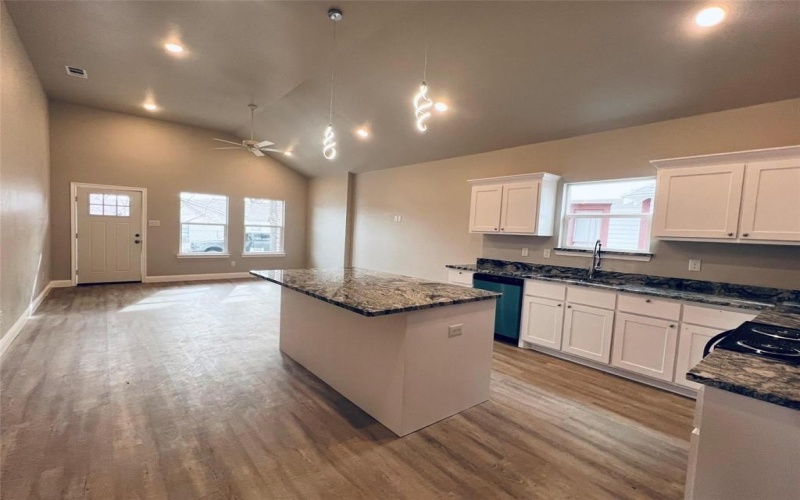 2115 Hemphill Street, Greenville, TX 75401, 3 Habitaciones Habitaciones , ,2 BañosBaños,Residential Lease,En Alquiler,2115 Hemphill Street,20956638