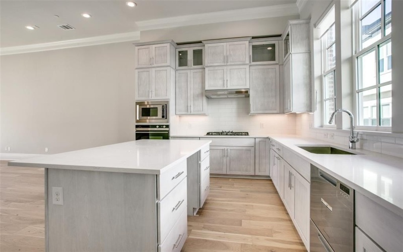 4645 New Water Lane, Dallas, TX 75219, 3 Bedrooms Bedrooms, ,3 BathroomsBathrooms,Residential,For Sale,4645 New Water Lane,20956819