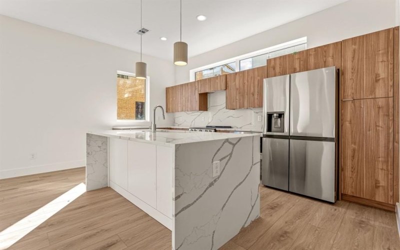 2206 Arroyo Avenue #303, Dallas, TX 75219, 2 Habitaciones Habitaciones , ,2 BañosBaños,Residential Lease,En Alquiler,2206 Arroyo Avenue,20956841