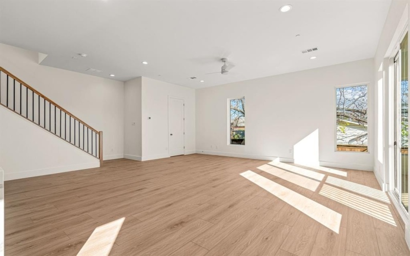 2206 Arroyo Avenue #303, Dallas, TX 75219, 2 Habitaciones Habitaciones , ,2 BañosBaños,Residential Lease,En Alquiler,2206 Arroyo Avenue,20956841