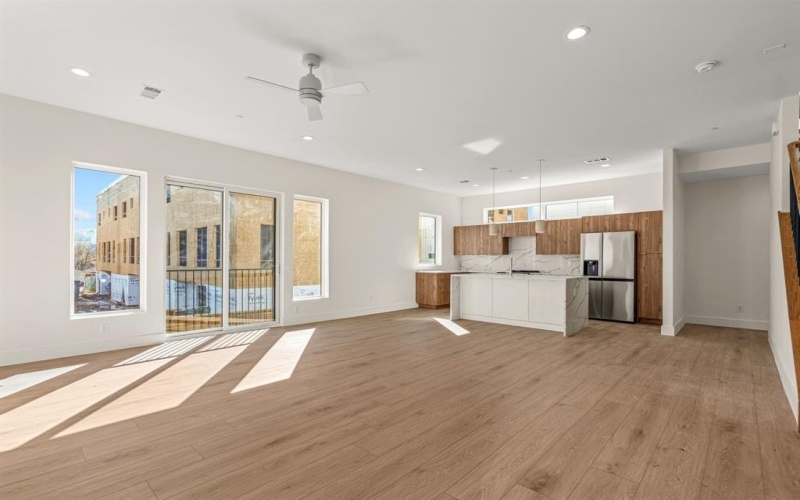 2206 Arroyo Avenue #303, Dallas, TX 75219, 2 Habitaciones Habitaciones , ,2 BañosBaños,Residential Lease,En Alquiler,2206 Arroyo Avenue,20956841