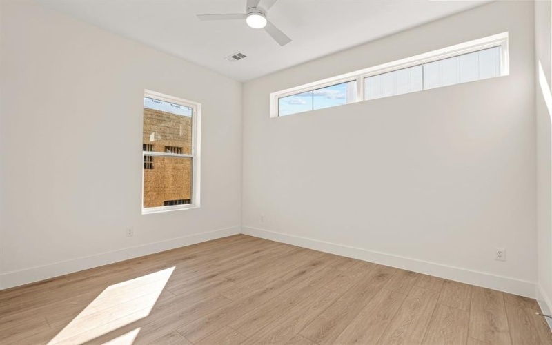 2206 Arroyo Avenue #303, Dallas, TX 75219, 2 Habitaciones Habitaciones , ,2 BañosBaños,Residential Lease,En Alquiler,2206 Arroyo Avenue,20956841
