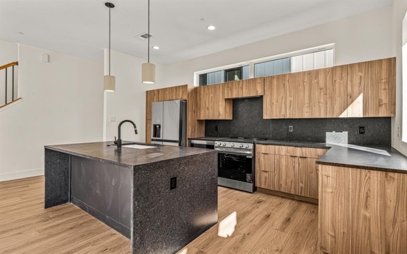 2206 Arroyo Avenue #303, Dallas, TX 75219, 2 Habitaciones Habitaciones , ,2 BañosBaños,Residential Lease,En Alquiler,2206 Arroyo Avenue,20956841