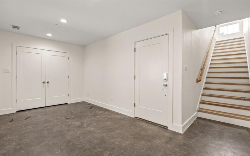 2206 Arroyo Avenue #303, Dallas, TX 75219, 2 Habitaciones Habitaciones , ,2 BañosBaños,Residential Lease,En Alquiler,2206 Arroyo Avenue,20956841