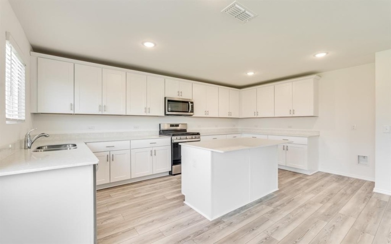 16048 Isles Drive, Fort Worth, TX 76052, 6 Bedrooms Bedrooms, ,3 BathroomsBathrooms,Residential Lease,For Rent,16048 Isles Drive,20956859