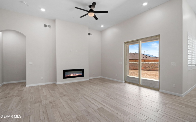 13901 Summer Hail Avenue, El Paso, TX 79928, 4 Bedrooms Bedrooms, ,3 BathroomsBathrooms,Residential,For Sale,13901 Summer Hail Avenue,923871
