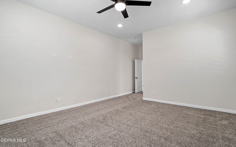 13901 Summer Hail Avenue, El Paso, TX 79928, 4 Bedrooms Bedrooms, ,3 BathroomsBathrooms,Residential,For Sale,13901 Summer Hail Avenue,923871