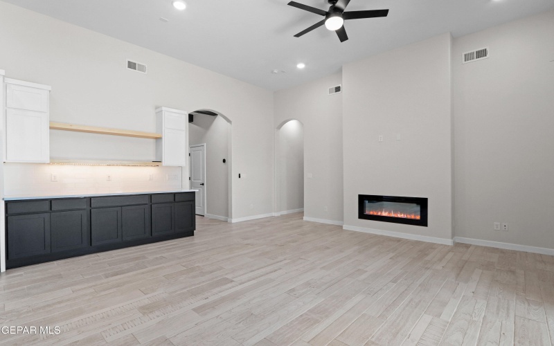 13901 Summer Hail Avenue, El Paso, TX 79928, 4 Bedrooms Bedrooms, ,3 BathroomsBathrooms,Residential,For Sale,13901 Summer Hail Avenue,923871