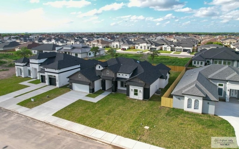 6243 QUEENS WOODS, BROWNSVILLE, TX 78526, 4 Bedrooms Bedrooms, ,3 BathroomsBathrooms,Residential,For Sale,6243 QUEENS WOODS,29765721