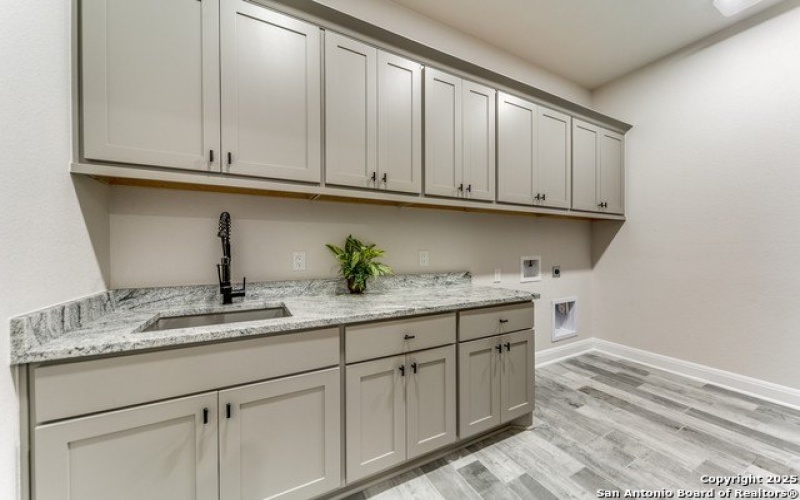 108 Palomino Springs, Bandera, TX 78003, 3 Bedrooms Bedrooms, ,2 BathroomsBathrooms,Residential,For Sale,108 Palomino Springs,1872653